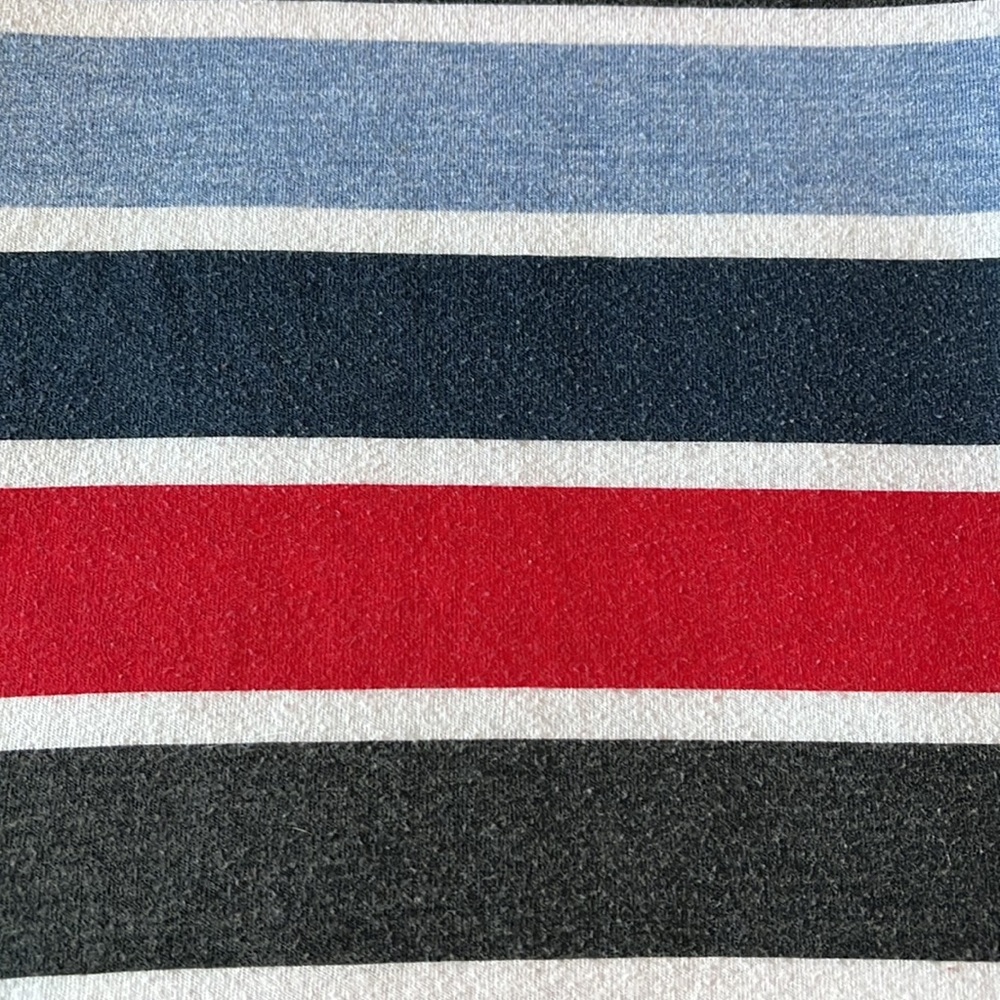 ๐ Toddler Boy Bundle of 2 T-shirts with Stripes ~ Size 4T - Picture 7 of 9